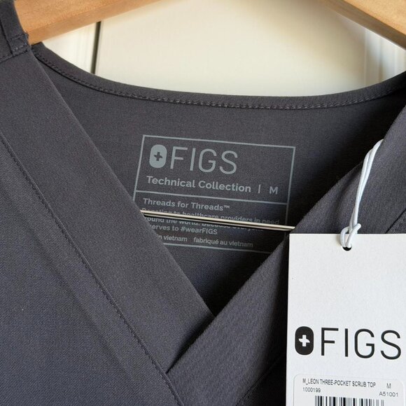 Figs Leon Three-Pocket Scrub Top in Charcoal, Size Medium - Picture 6 of 8